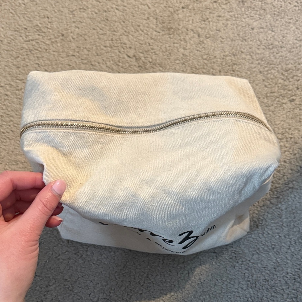 Barre3 Canvas Pouch - Picture 2 of 3